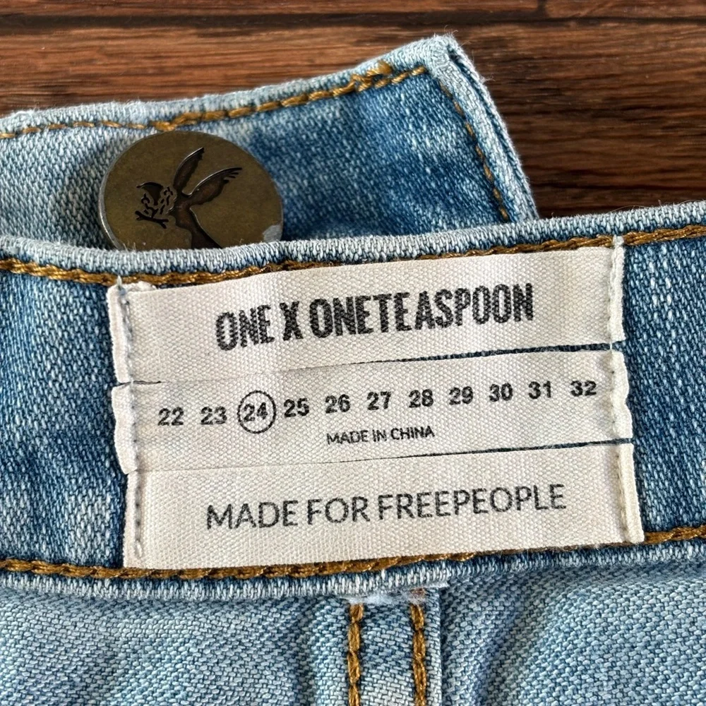 One Teaspoon Free People | Lovers
Denim Shorts 24 - Picture 6 of 12